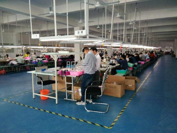 江西信豐正規(guī)服裝工廠 品質(zhì)與實(shí)力并存，誠尋優(yōu)質(zhì)零售客戶共拓市場